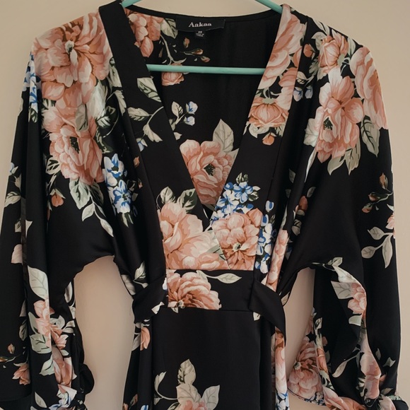 Aakaa long sleeve floral dress- size M! - Picture 2 of 3